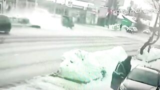 After The Car Accident, The Pedestrian Turned Over And The Scene Was Very Spectacular
