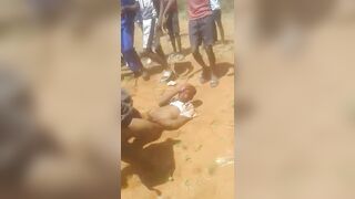 African Thief Caught, Dragged And Beaten By Angry Mob » Unce