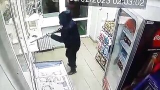 An Idiot Tried And Failed To Rob G's Till.