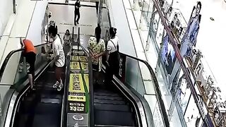 Man Died Accidentally On Escalator 