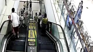 Man Died Accidentally On Escalator 