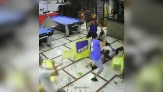 Billiard Room Visitors Disarmed Robber And Brutally Beat Him 