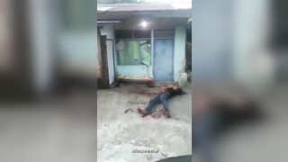 Drunk Idiot Breaks Glass With His Hand, Bleeds To Death