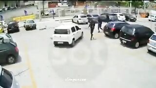Man Shoots Victim In Mall 