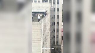 Idiot Jumps From The Seventh Floor, No One Can Stop Him 