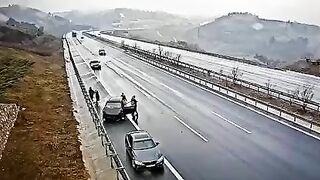 Tragic Accident In Türkiye. A Man Left With His Family