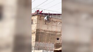 2 Bricklayers Were Electrocuted By Cables During Construction