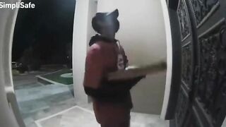 Armed Man Pretends To Deliver Pizza And Attacks Homeowner