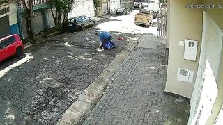 Brazil: 70-year-old Delivery Boy Kills Man On Street