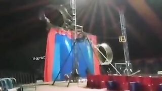 Colombian Circus Performer Breaks Leg