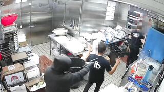 Armed Robbery At A Restaurant In Irvine (multiple Angles) TheYN