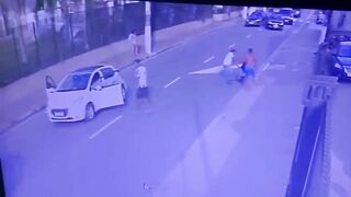 Man Taken Out Of Car And Brutally Executed In Street