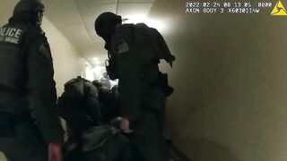 Pittsburgh Police Shoot Man Who Locked Himself Inside R Hotel