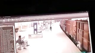 Policeman Fell From Platform Onto Rails And Smashed