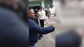 Angry Man Stabs Rival In Front Of Police