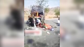Serious Auto-rickshaw Accident In India