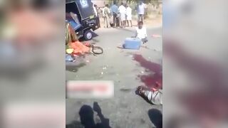 Serious Auto-rickshaw Accident In India