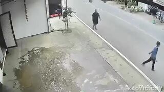 blindass biker all in thic guy from behind