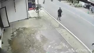 blindass biker all in thic guy from behind