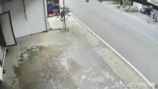 blindass biker all in thic guy from behind