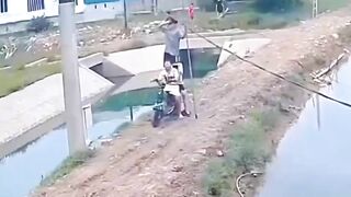 electrocuted while trying to catch a kite