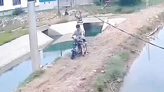 electrocuted while trying to catch a kite