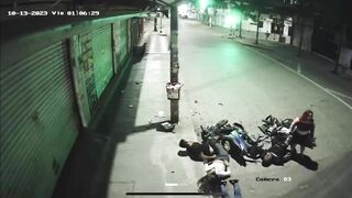 Motorcyclist Blinded And Crashed, All Five Riders Fell