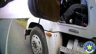 15 Migrants Found In Gravel Truck During Traffic Jam - Video