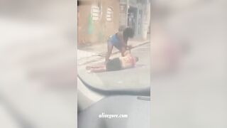 Woman Stabs Boyfriend In Street 
