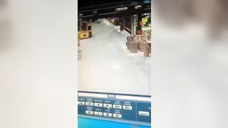 A Worker Had His Leg Amputated For Not Paying Attention