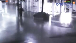 Angel Caught On Jakarta Mall CCTV Camera - Video