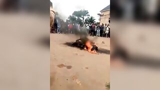 Another Nigerian Thief Burned To Death By Angry Mob 