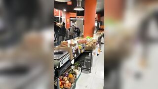 Black Woman Caught Stealing From Spanish Greengrocer Destr