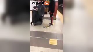 Brawl Om NYC Subway Platform Plot Twists – Video – Vid