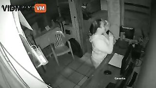 Crazy Woman Attacks Sleeping Woman With Hammer – Video