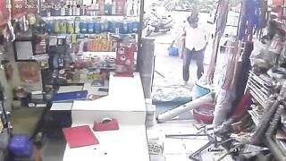 Customer Attacks Seller With Machete. Pakistan 