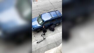 Drug Dealers Brazenly Weigh Drugs On San Francisco Sidewalk