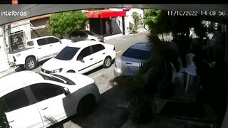 Killer Shoots, Murders Two Men In Brazilian Cafe - Video