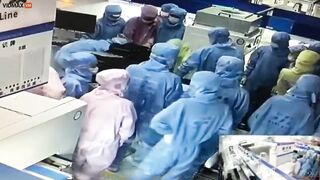 Crazy Video Shows Chinese Lab Technician Strangling His Colleague