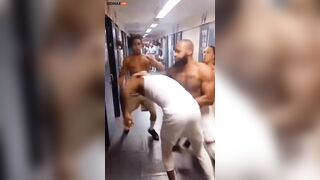 Prisoner Beaten By Crips Gang - Video