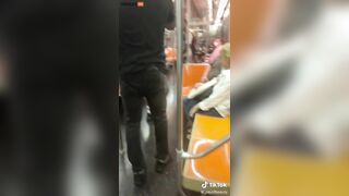 Another Chaotic Day On The New York Subway – Video