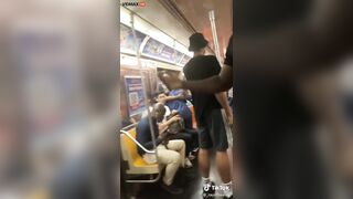 Another Chaotic Day On The New York Subway – Video