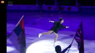 LMFAO, A Man Dressed As A Woman And Skated During The Open