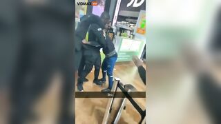 A Security Guard At A London Store Struggled With Several Shoplifters After He