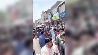 Pakistan Lynch Mob Shows No Mercy To Three Robbers