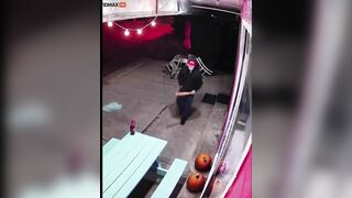 Video Shows Man Throwing Molotov Cocktail Into Donut S