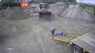 Man Crushed While Lowering Truck Ramp - Video - VidMax.c