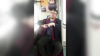 Man Stabbed In Los Angeles Subway For Rapping Loudly - Vi