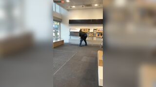 Man Robs IPad Of Verizon Store - Video - VidMax.com