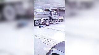 Motorcyclist Dies After Crashing Into Truck